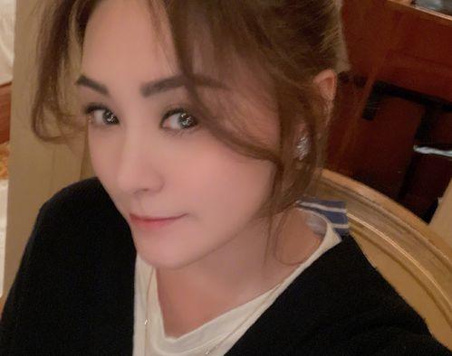 娱乐吃瓜女艺人是谁,揭秘“娱乐吃瓜女艺人”背后的故事