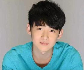 娱乐八卦吃瓜白敬亭,娱乐圈的“吃瓜达人”，揭秘明星幕后故事