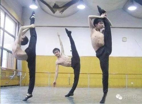 娱乐吃瓜酱麻袋舞蹈视频,热辣舞步燃爆网络，网友直呼“太上头”