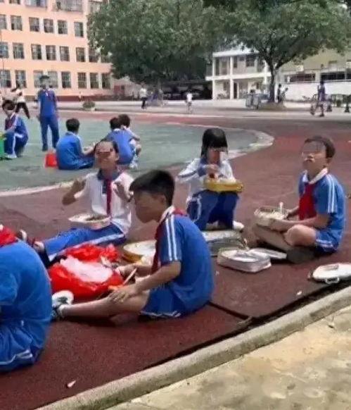 娱乐吃瓜酱操场,揭秘操场背后的那些事儿