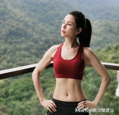 娱乐吃瓜酱身材比例