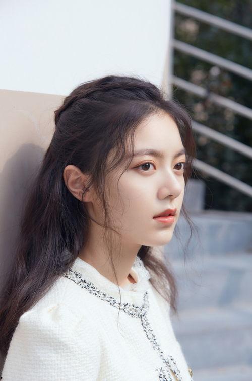 娱乐圈吃瓜合集赵今麦小说,娱乐圈吃瓜合集中的青春偶像